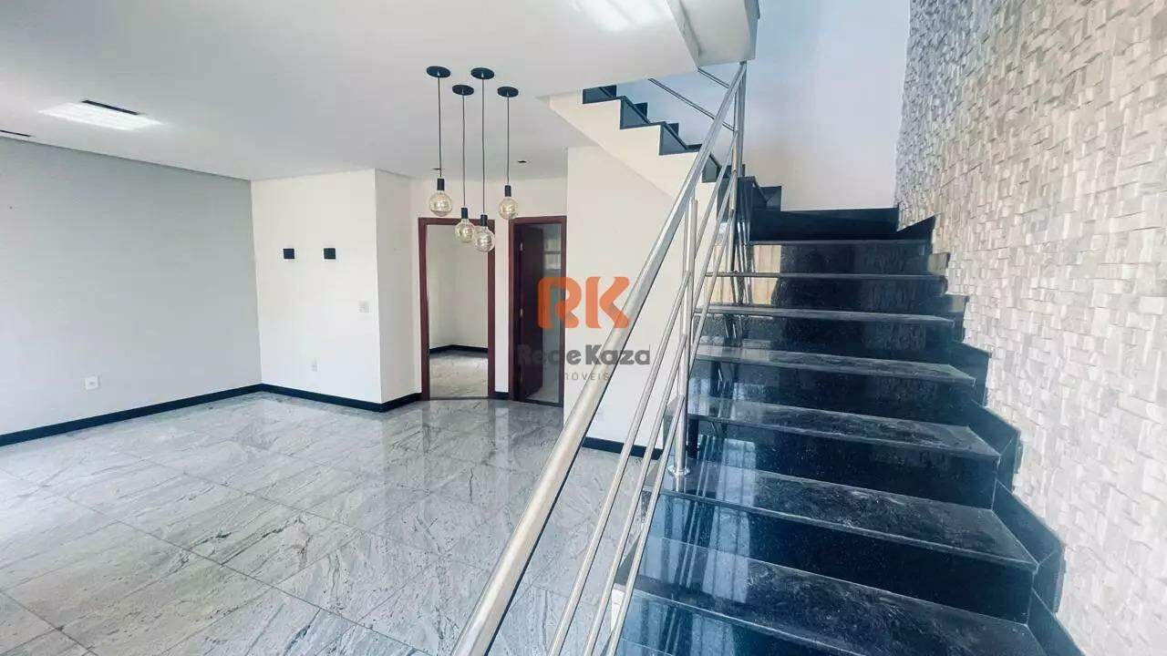 Casa geminada coletiva à venda no Cabral: 