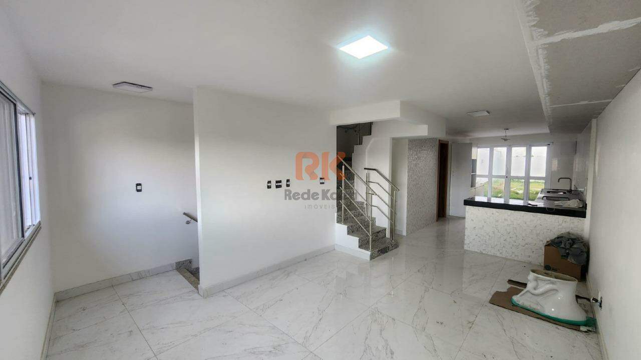 Casa geminada para aluguel no Cabral: 