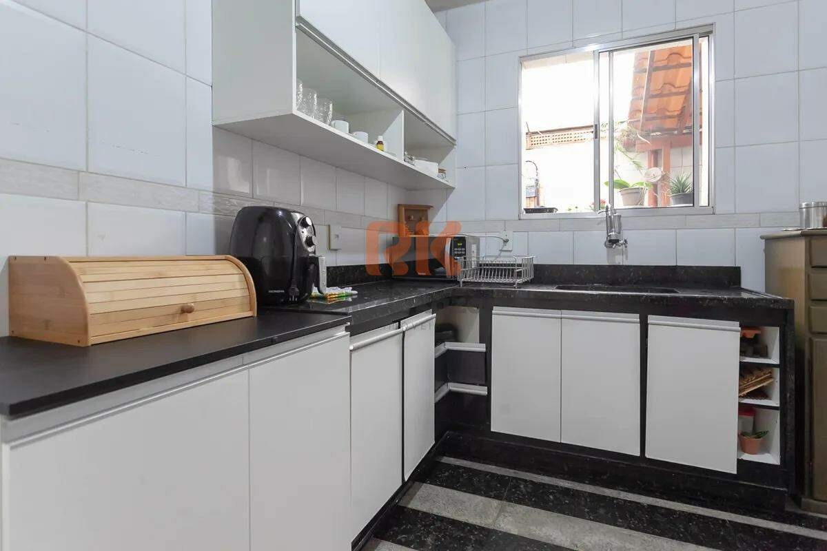 Casa à venda no Dona Clara: 
