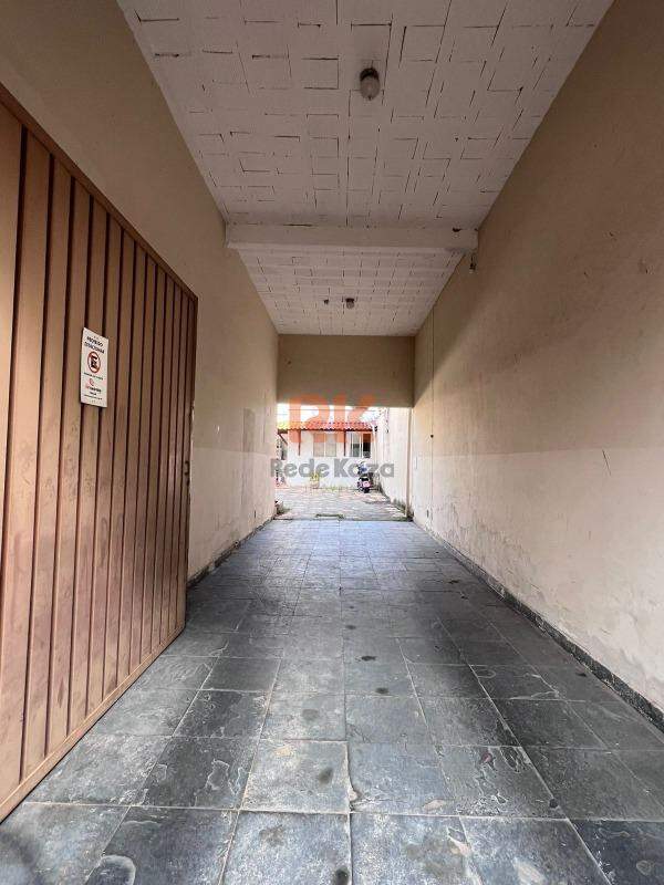 Casa comercial à venda no Manacás: 