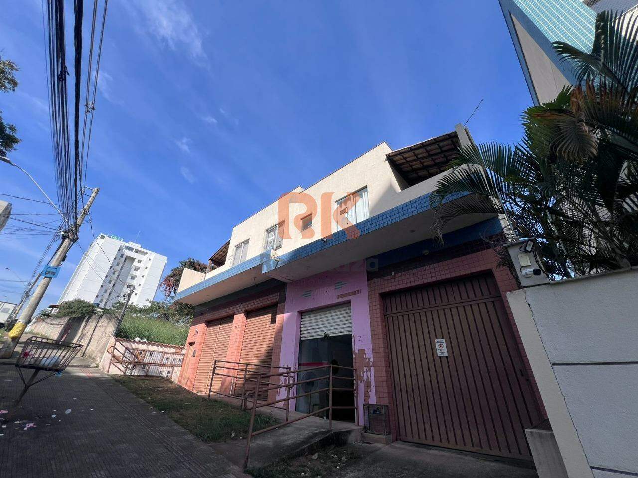 Casa comercial à venda no Manacás: 