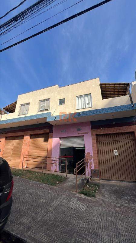 Casa comercial à venda no Manacás: 