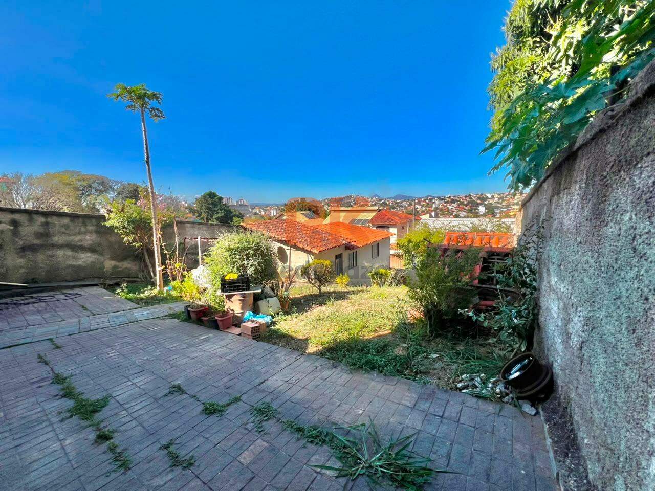 Casa à venda no Planalto: 