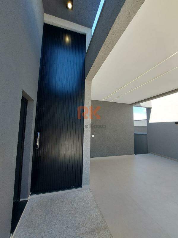 Casa em condomínio à venda no Lundcéia: 