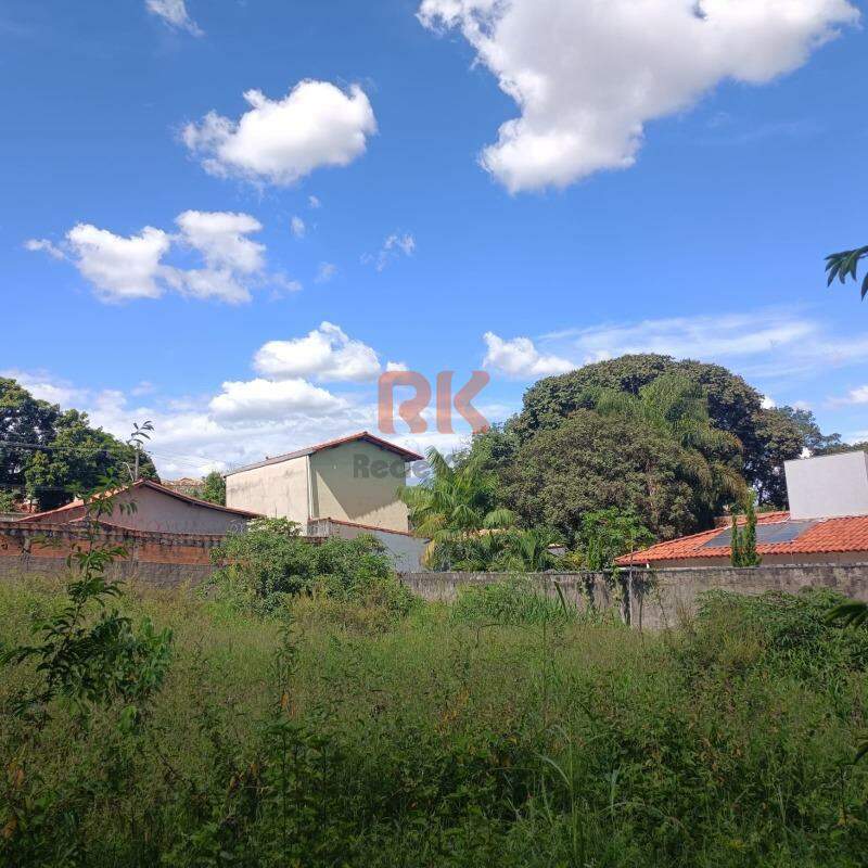 Lote à venda no Trevo: 