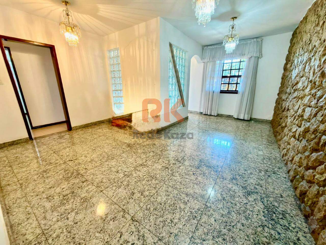 Casa comercial à venda no Alípio de Melo: 