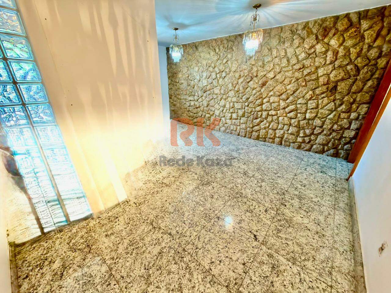 Casa comercial à venda no Alípio de Melo: 