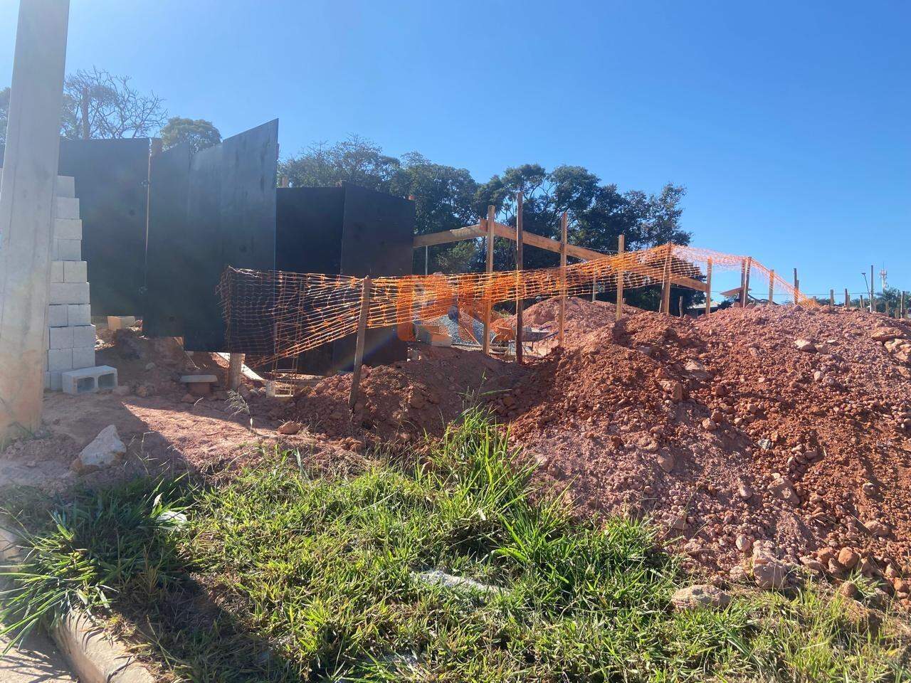 Lote à venda no Braúnas: 