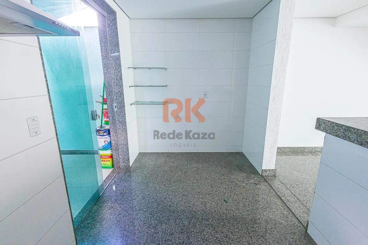 Casa geminada à venda no Santa Terezinha: 