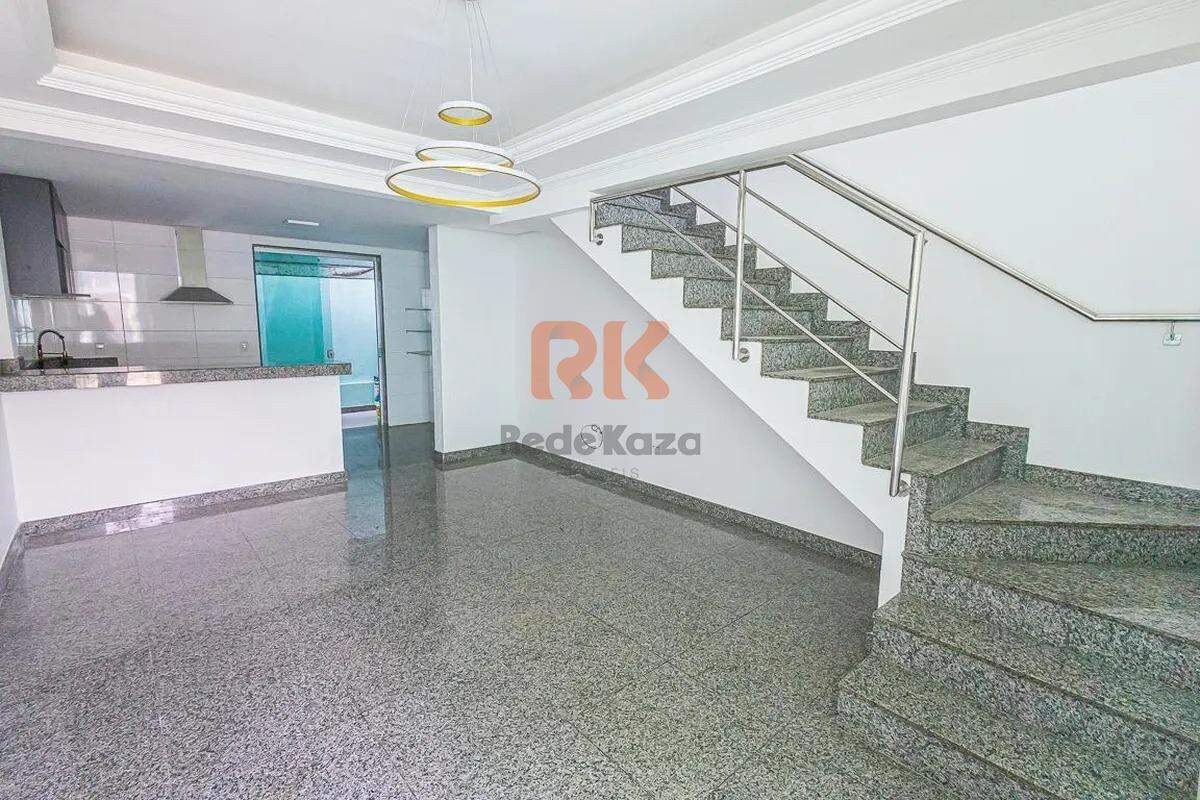 Casa geminada à venda no Santa Terezinha: 