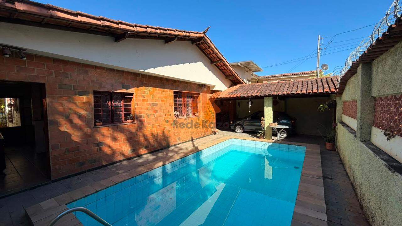 Casa à venda no Alípio de Melo: 