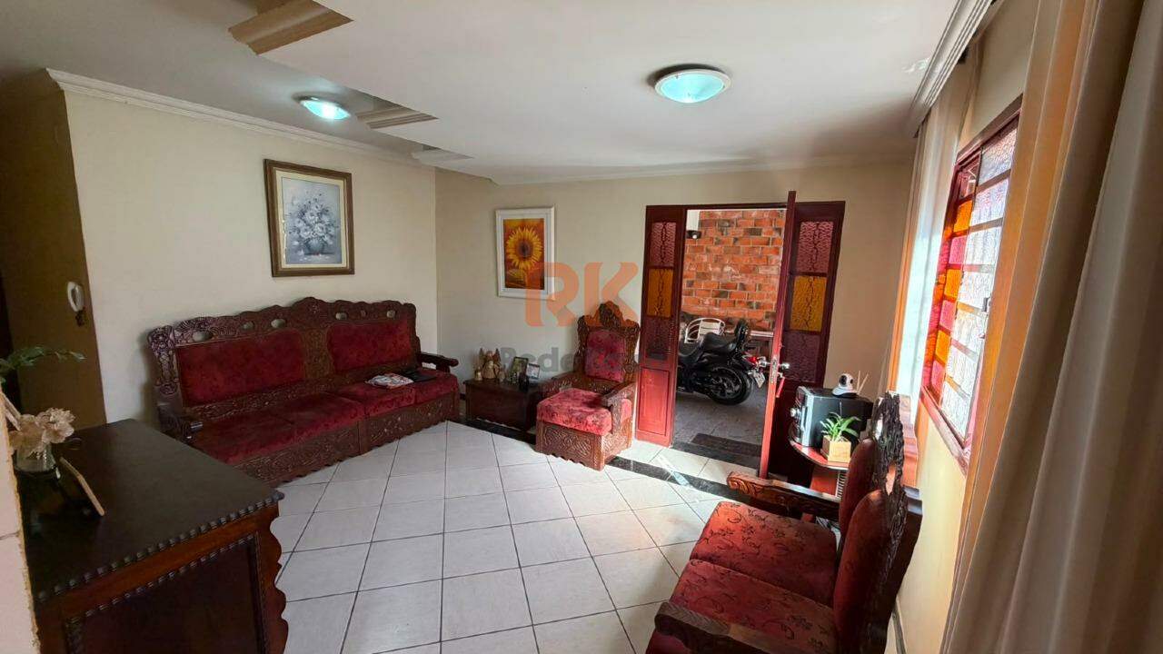 Casa à venda no Alípio de Melo: 