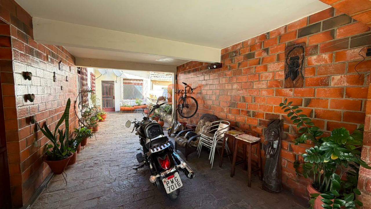 Casa à venda no Alípio de Melo: 