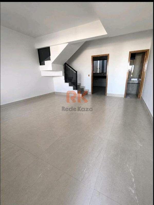 Casa geminada à venda no Cabral: 