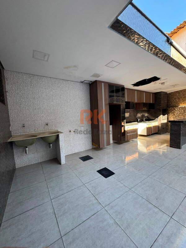 Casa geminada para aluguel no Cabral: 