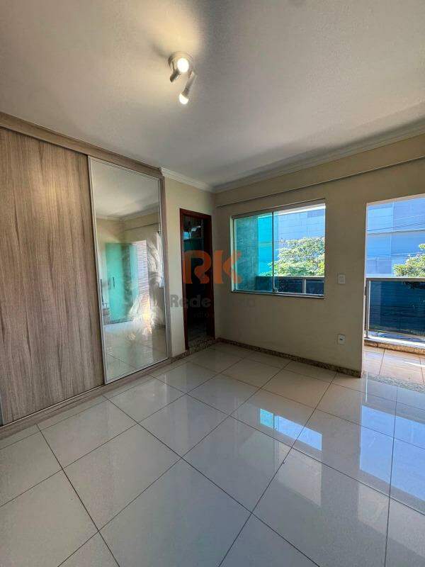 Casa geminada para aluguel no Cabral: 