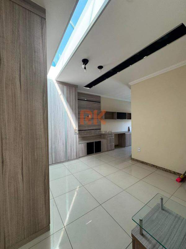 Casa geminada para aluguel no Cabral: 