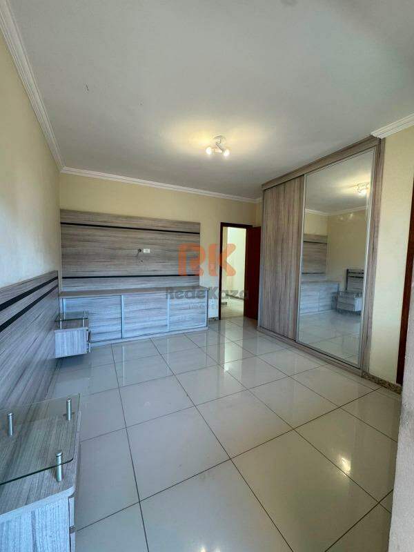 Casa geminada para aluguel no Cabral: 