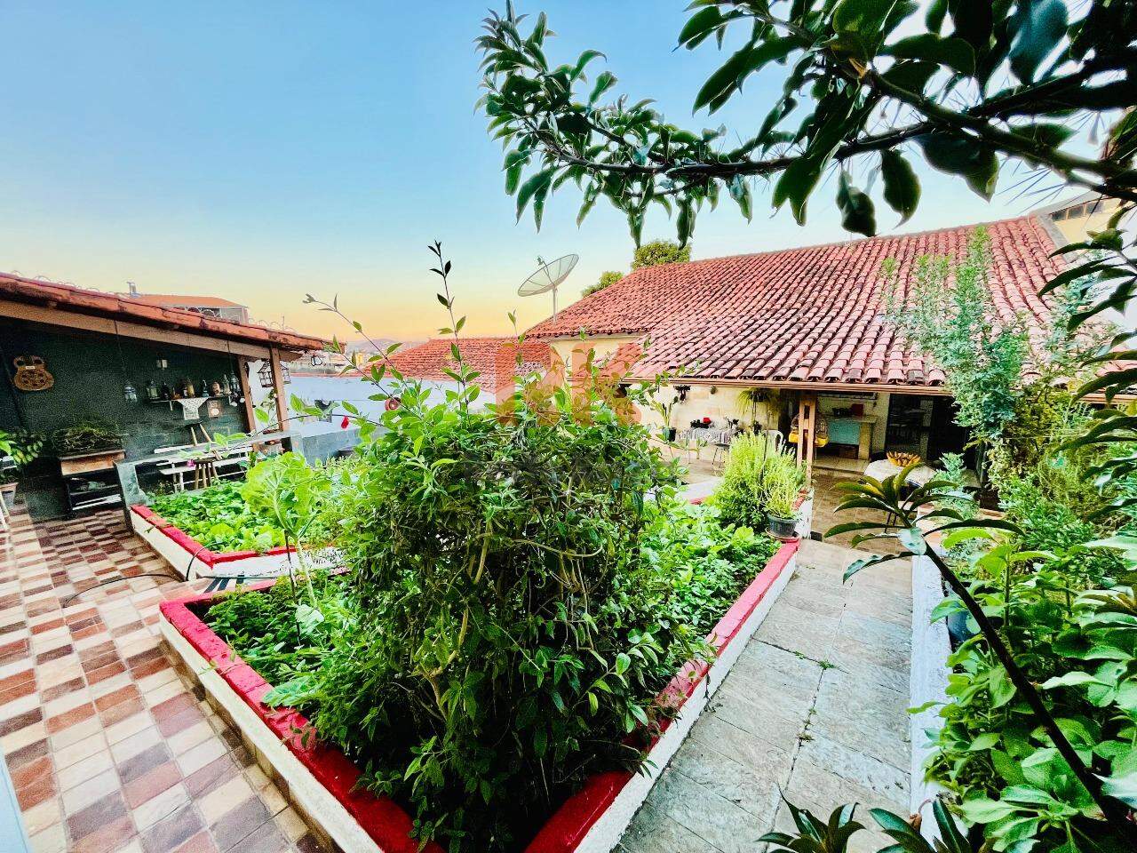 Casa à venda no Planalto: 