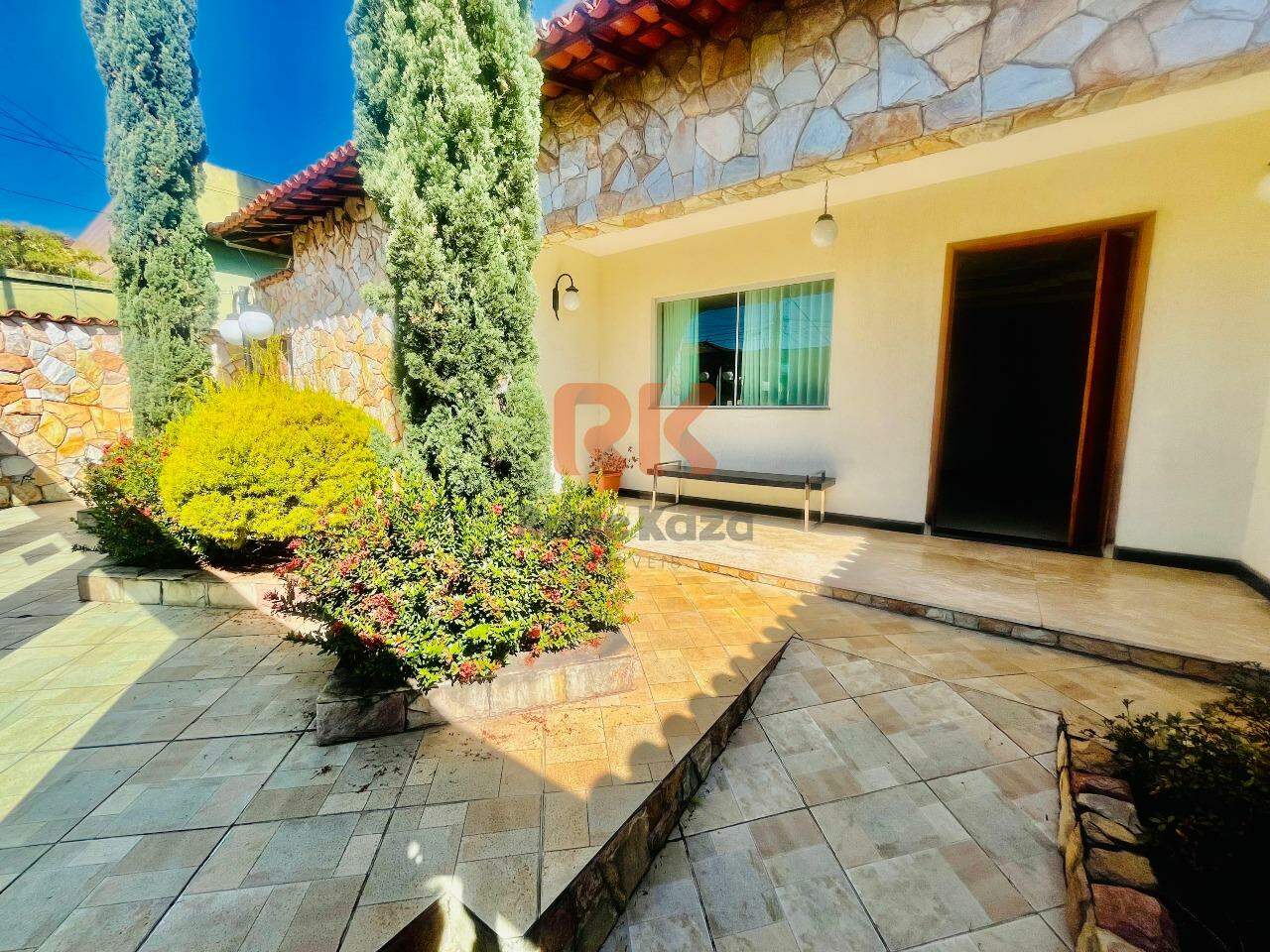 Casa à venda no Planalto: 