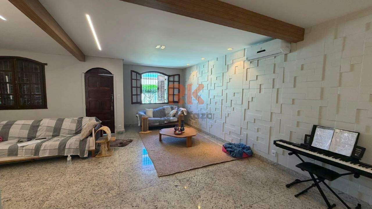 Casa à venda no Alípio de Melo: 