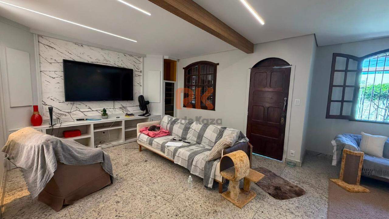 Casa à venda no Alípio de Melo: 