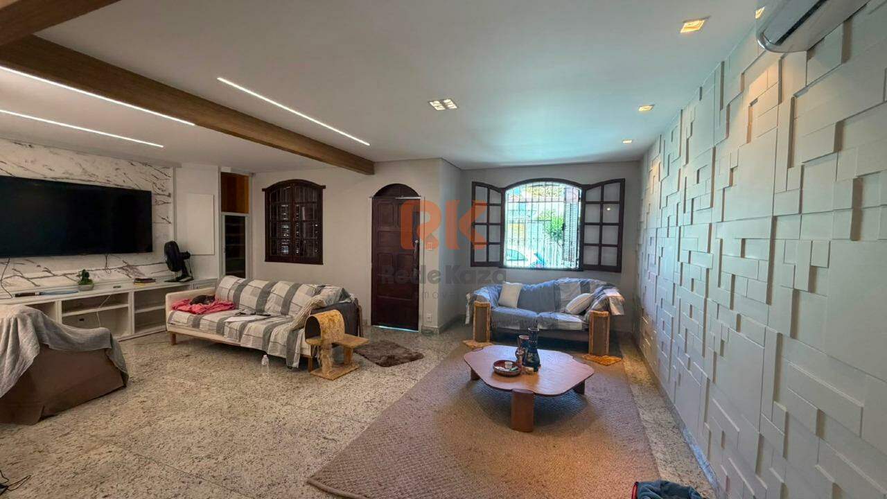 Casa à venda no Alípio de Melo: 