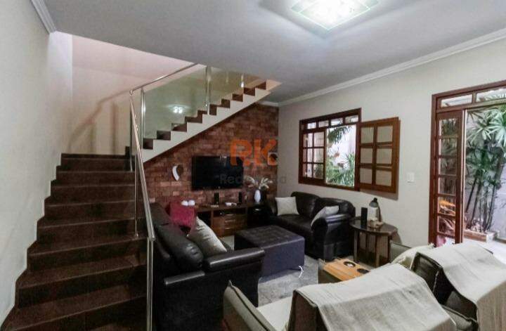 Casa Duplex à venda no Coqueiros: 