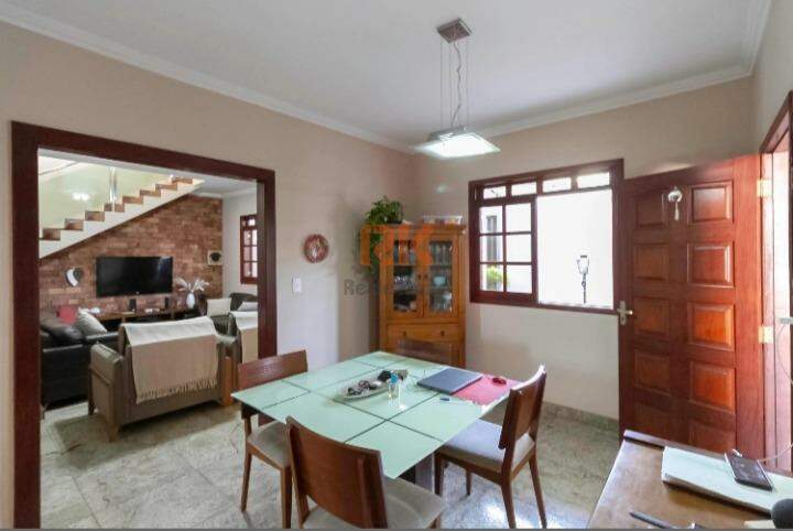 Casa Duplex à venda no Coqueiros: 