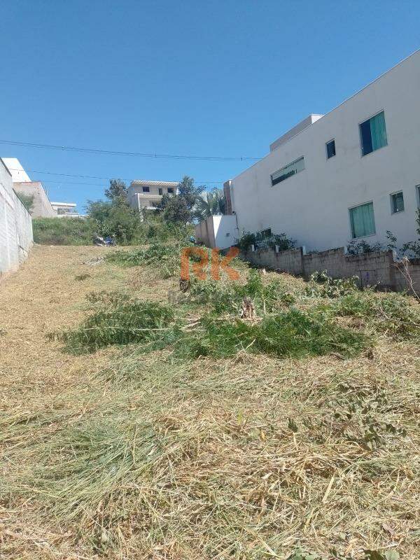 Lote em Condomínio à venda no Portal Do Sol: 