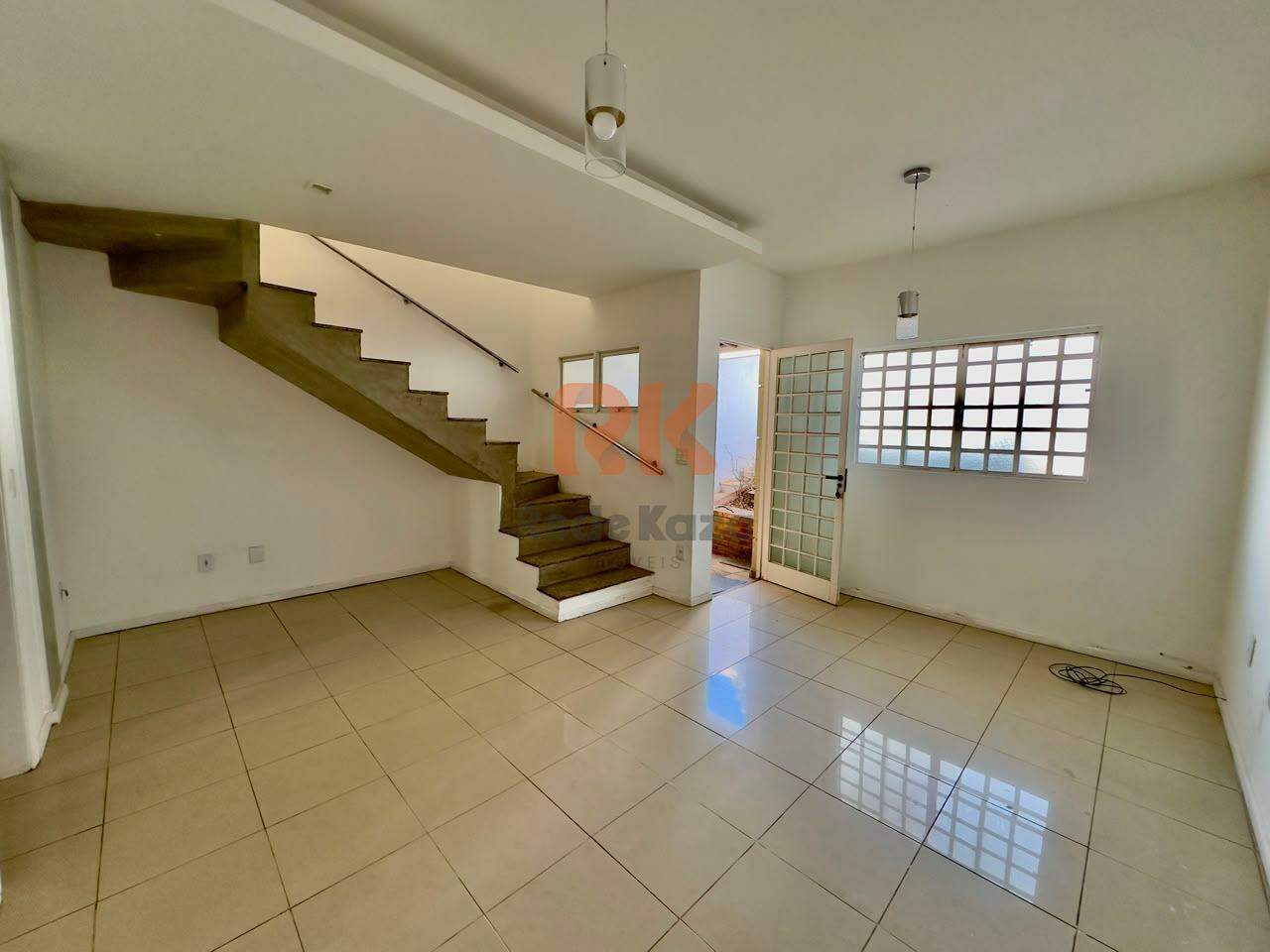 Casa geminada à venda no Santa Terezinha: 