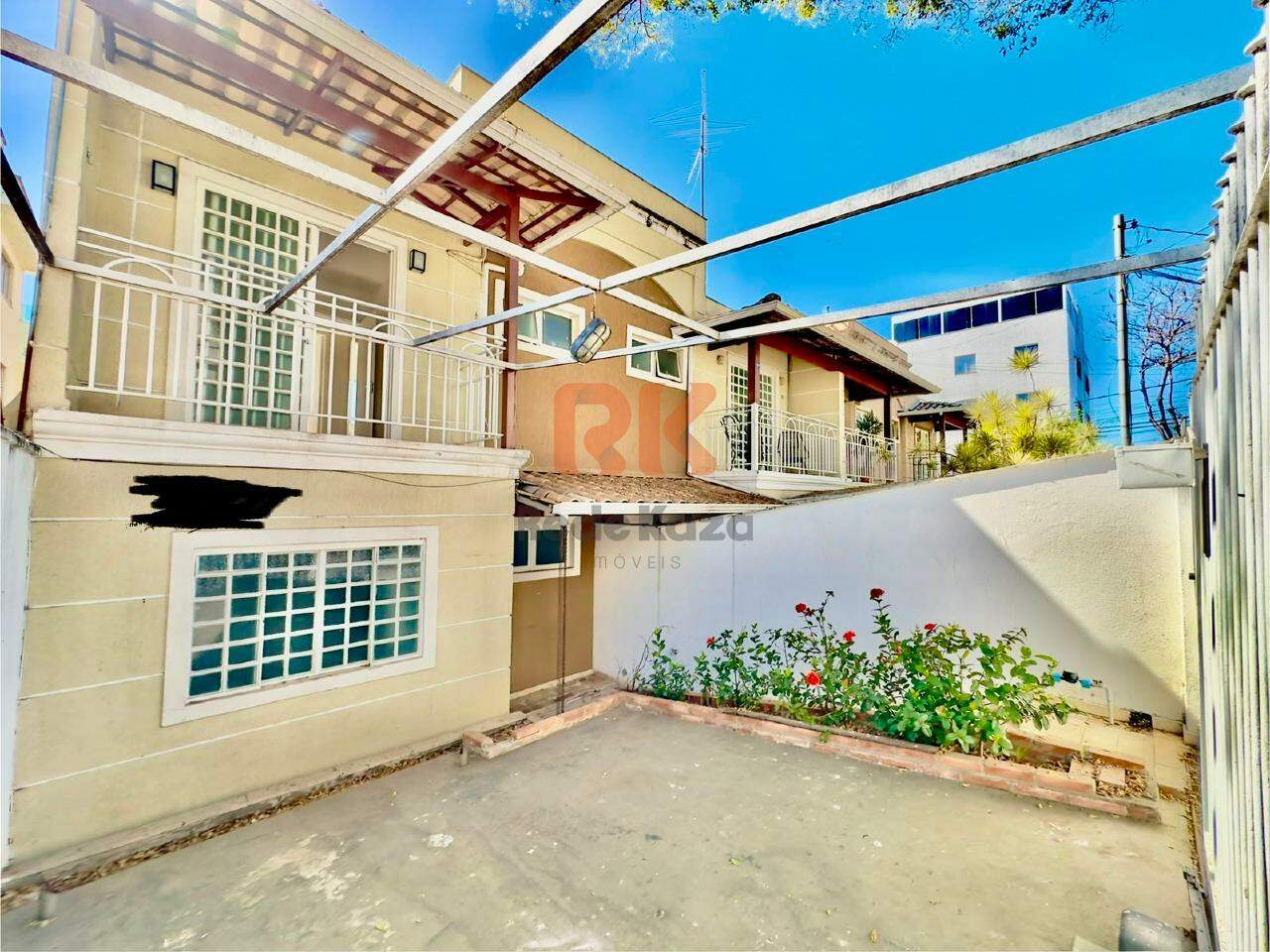 Casa geminada à venda no Santa Terezinha: 
