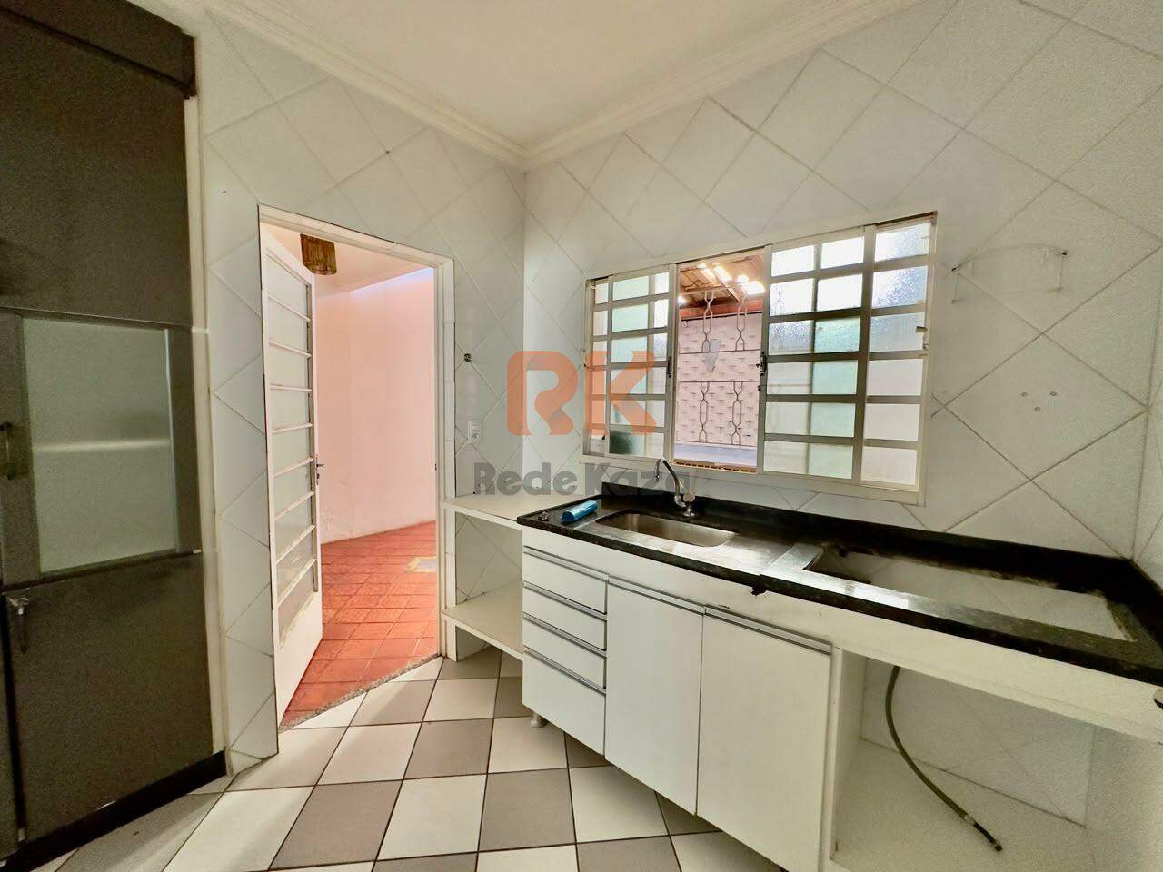 Casa geminada à venda no Santa Terezinha: 