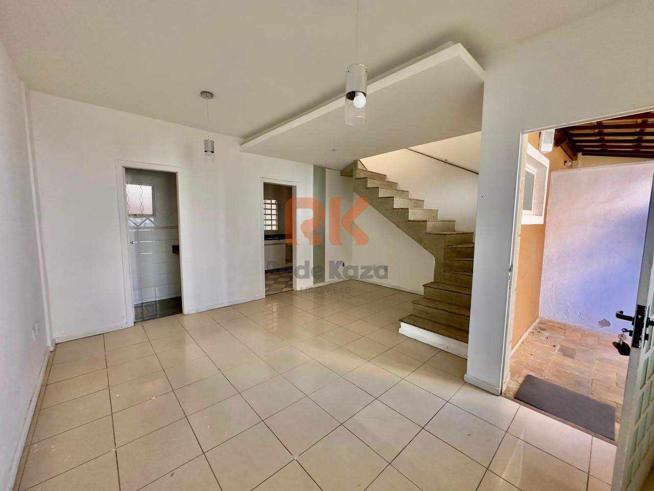 Casa geminada à venda no Santa Terezinha: 