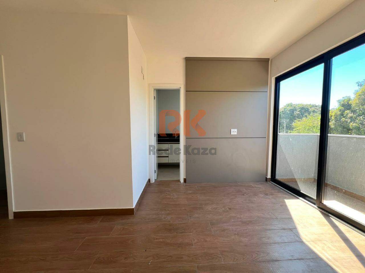 Casa em condomínio à venda no Trevo: 
