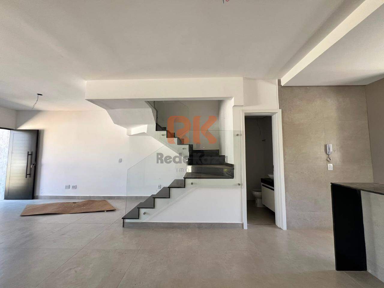 Casa em condomínio à venda no Trevo: 