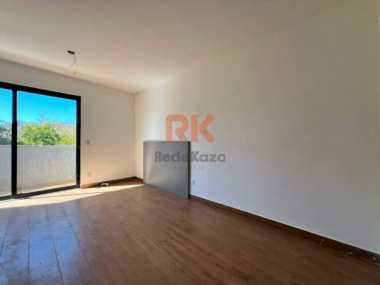 Casa em condomínio à venda no Trevo: 