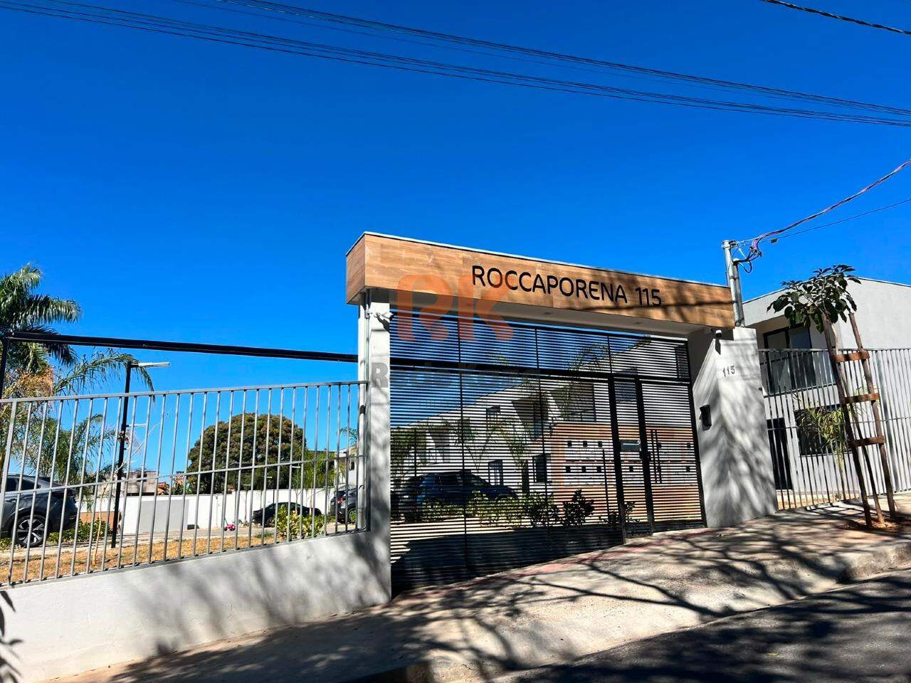 Casa em condomínio à venda no Trevo: 
