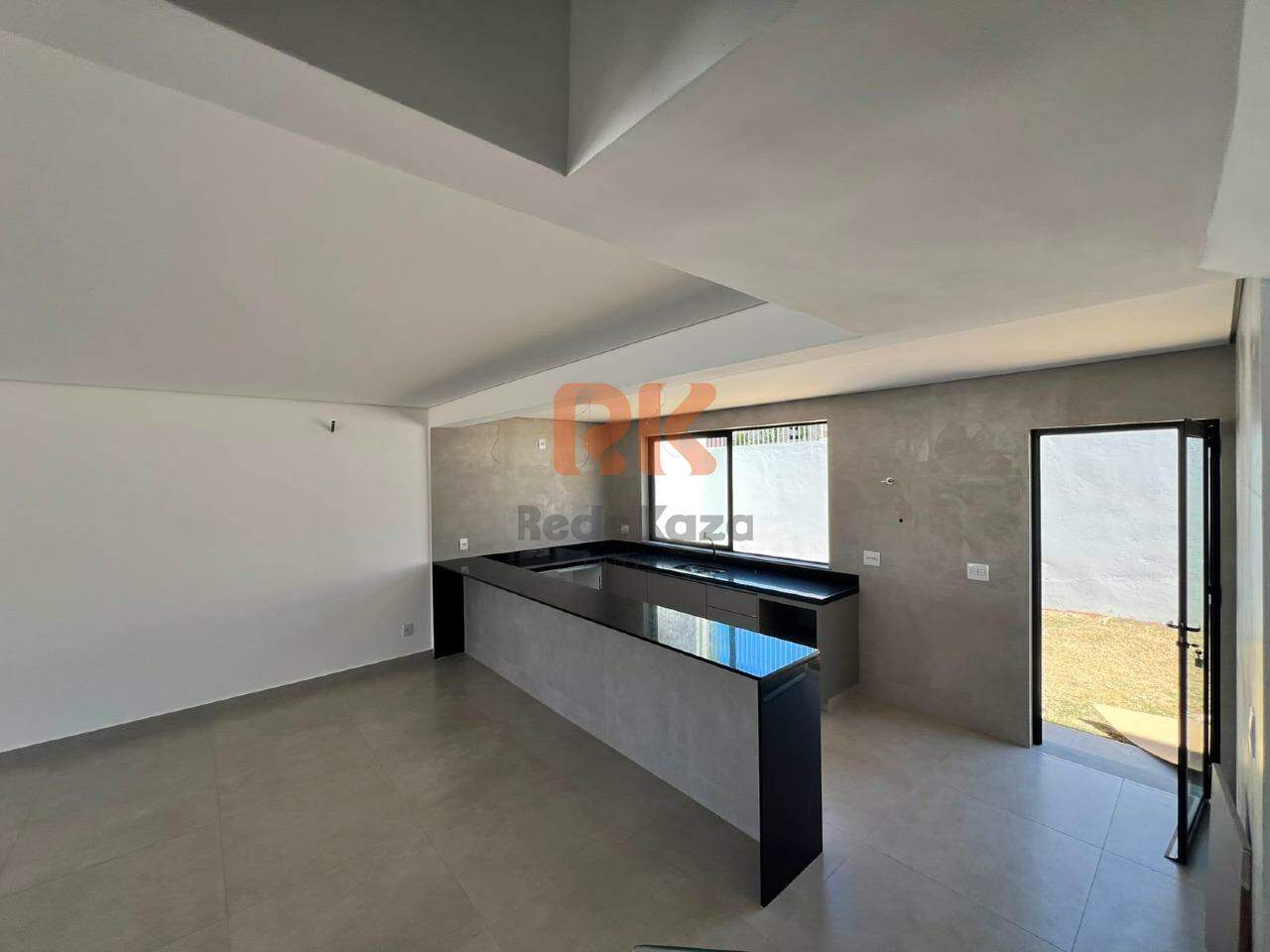 Casa em condomínio à venda no Trevo: 