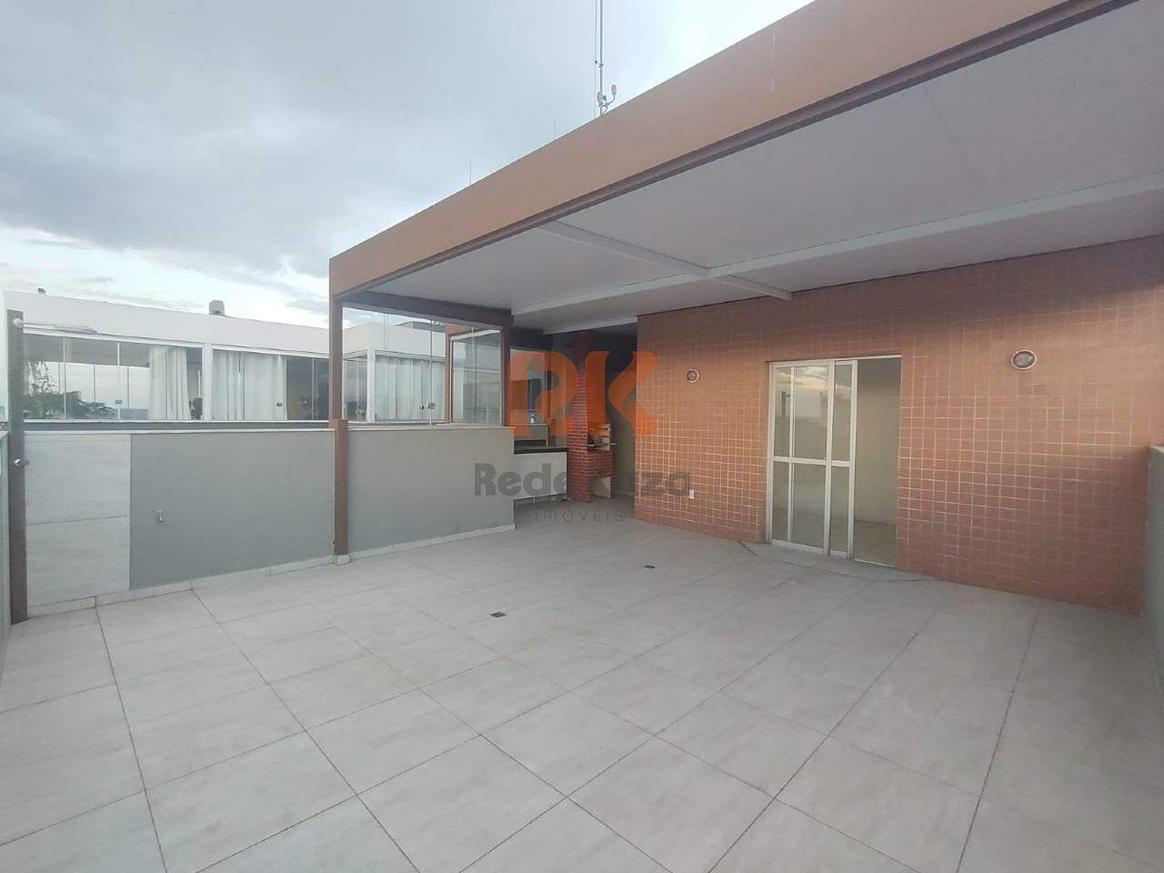 Cobertura para aluguel no Jaraguá: 