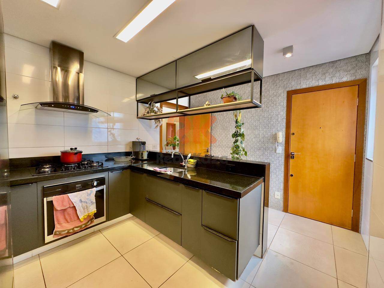 Apartamento à venda no Engenho Nogueira: 
