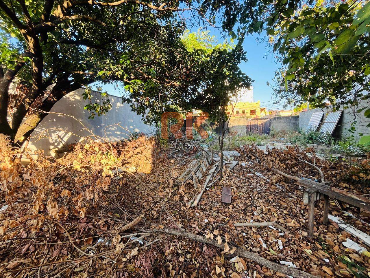 Lote à venda no Planalto: 