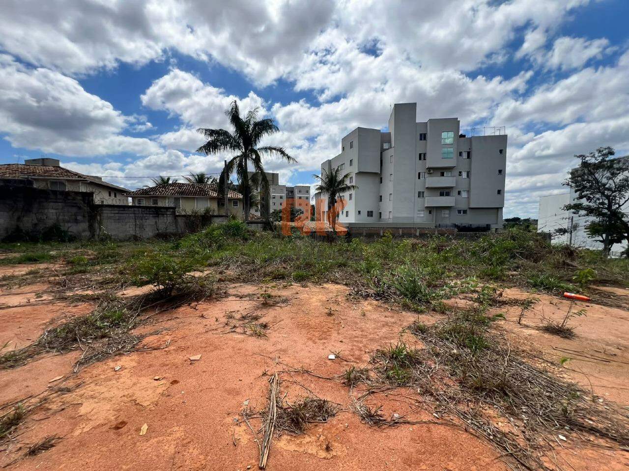 Lote à venda no Cabral: 