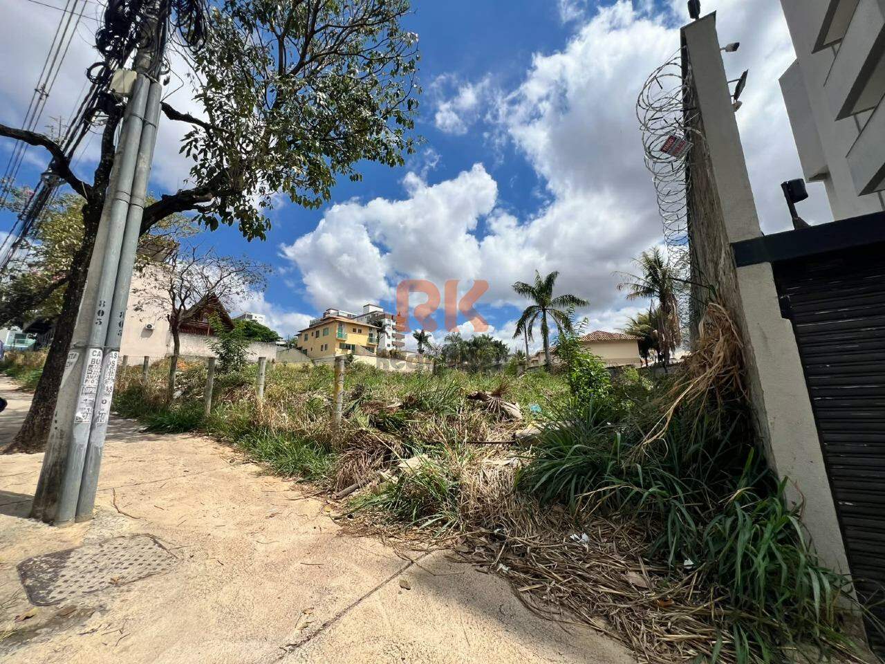 Lote à venda no Cabral: 