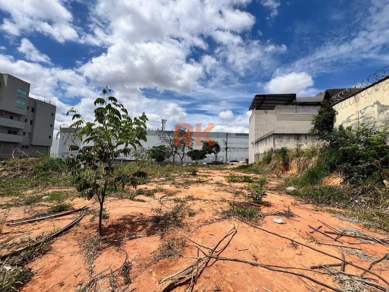 Lote à venda no Cabral: 