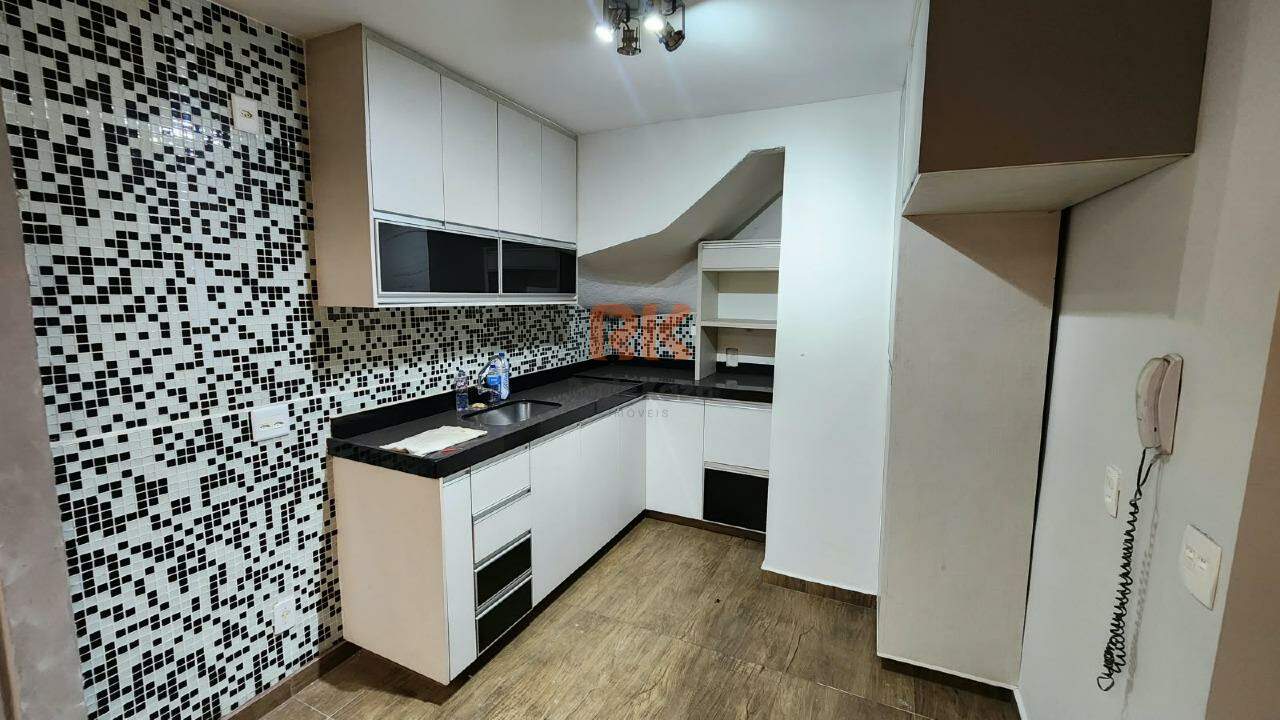 Casa em condomínio para aluguel no Cabral: 