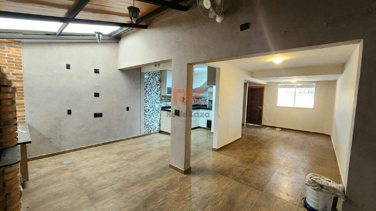 Casa em condomínio para aluguel no Cabral: 