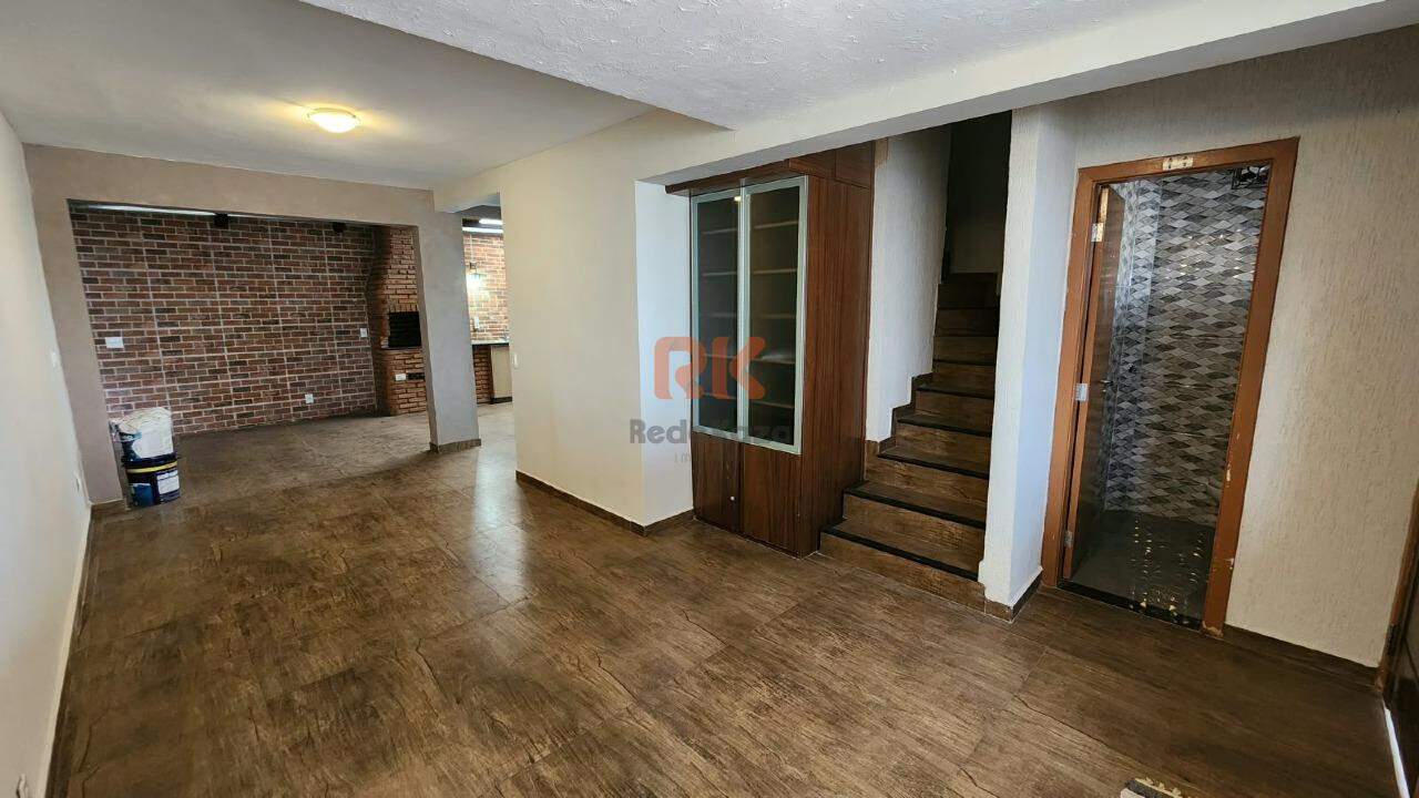 Casa em condomínio para aluguel no Cabral: 