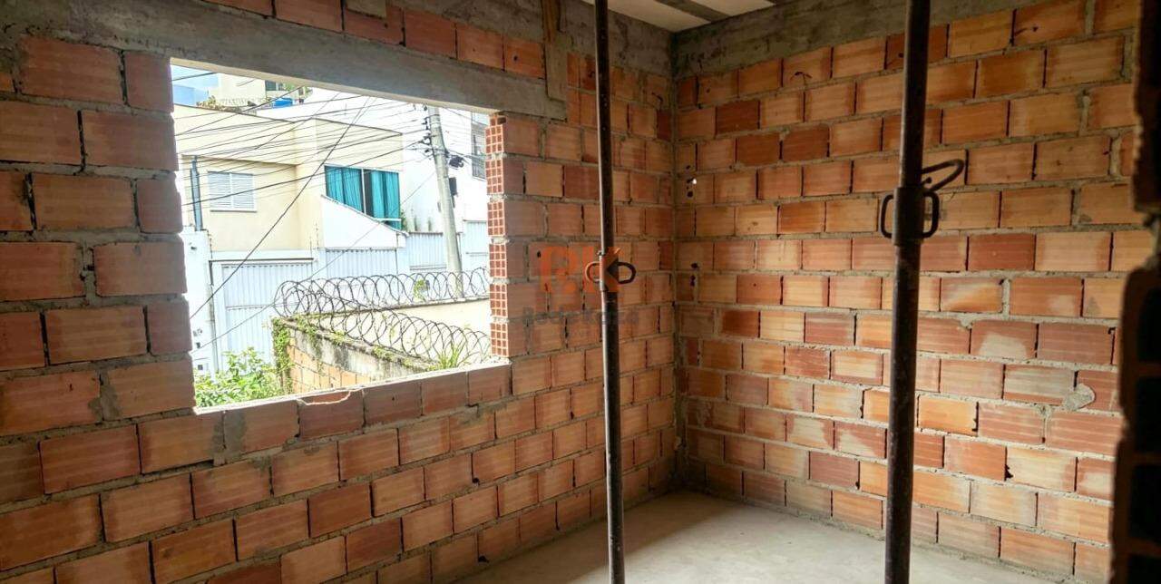 Casa geminada à venda no Cândida Ferreira: 