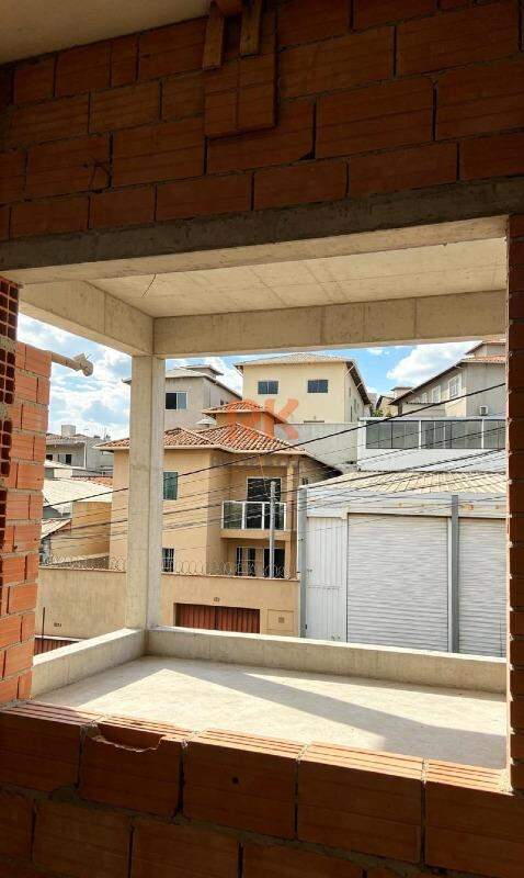 Casa geminada à venda no Cândida Ferreira: 